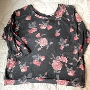 Almost Famous Rose Sweatshirt L